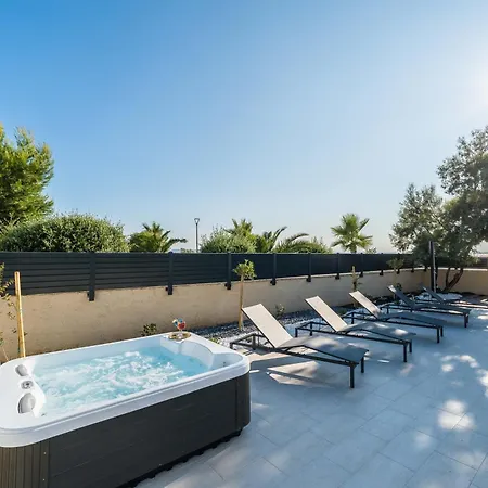 Vila Front With Heated Pool, Jacuzzi, Fantastic View, The Sound Of The Waves - By Traveler Tourist Agency Krk Id 2404 Privlaka (Zadar)