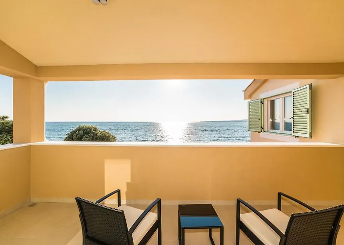 Front With Heated Pool, Jacuzzi, Fantastic View, The Sound Of The Waves - By Traveler Tourist Agency Krk Id 2404 Willa *