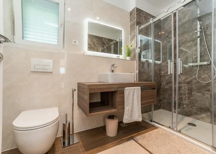 Front With Heated Pool, Jacuzzi, Fantastic View, The Sound Of The Waves - By Traveler Tourist Agency Krk Id 2404 Willa *