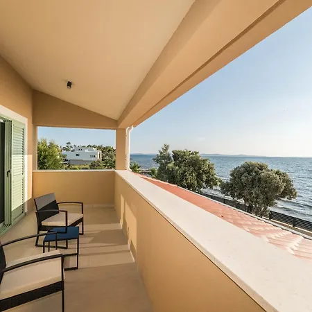 Front With Heated Pool, Jacuzzi, Fantastic View, The Sound Of The Waves - By Traveler Tourist Agency Krk Id 2404 * プリヴラカ