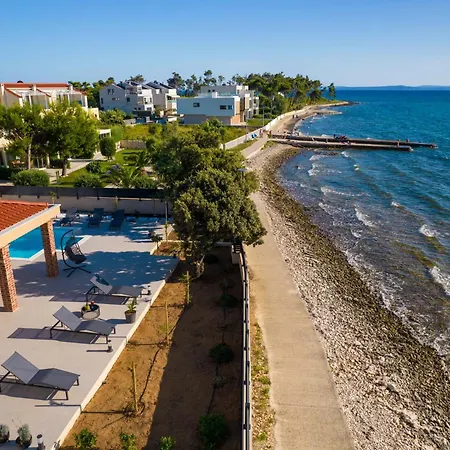 ヴィラ Front With Heated Pool, Jacuzzi, Fantastic View, The Sound Of The Waves - By Traveler Tourist Agency Krk Id 2404 *