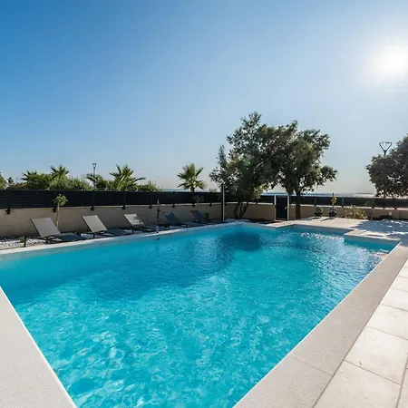 Front With Heated Pool, Jacuzzi, Fantastic View, The Sound Of The Waves - By Traveler Tourist Agency Krk Id 2404 ヴィラ